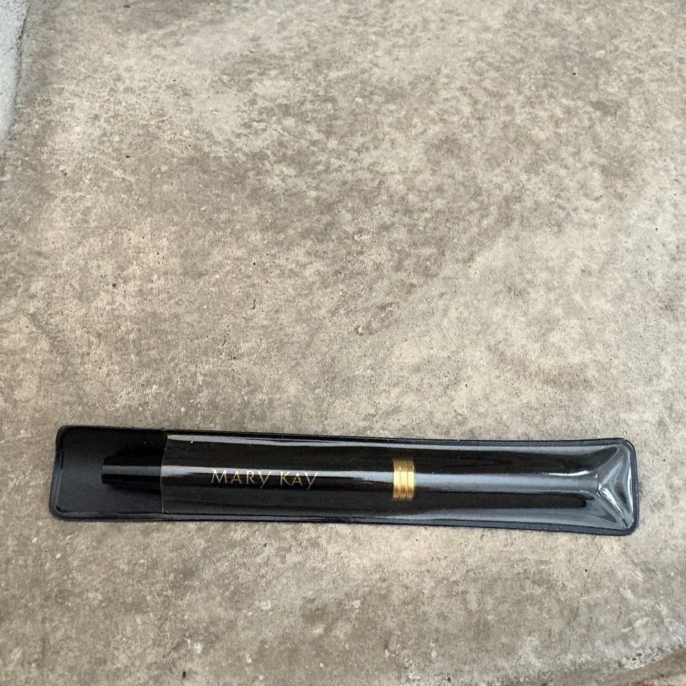 Vintage Mary Kay Retractable Lip Brush with Case Rare New In Package